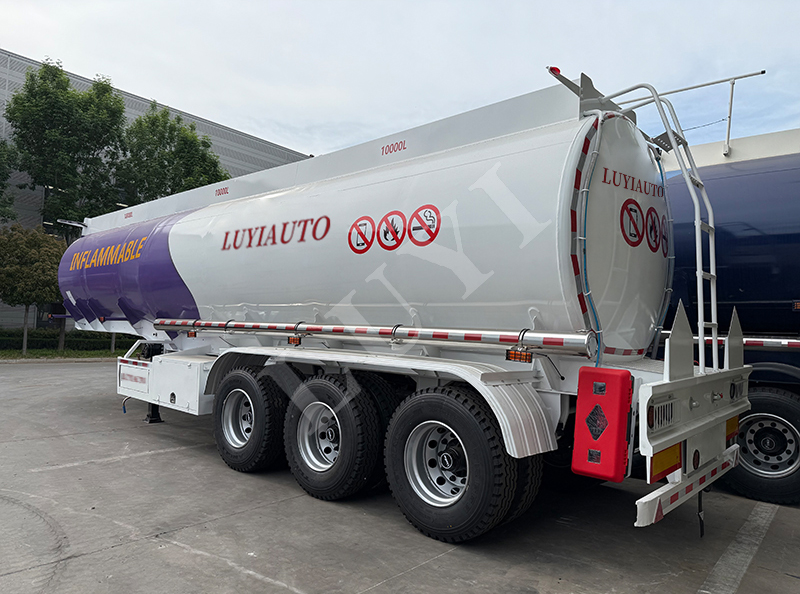Three axle fuel tank semi trai
